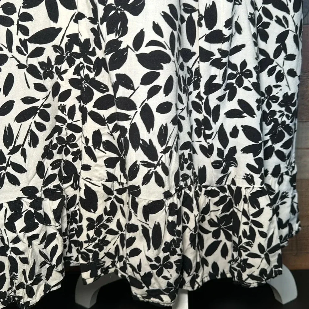 🌻 MNG Black & White Floral Midi Peasant Dress* Women’s size 6 Cottagecore - Picture 13 of 16